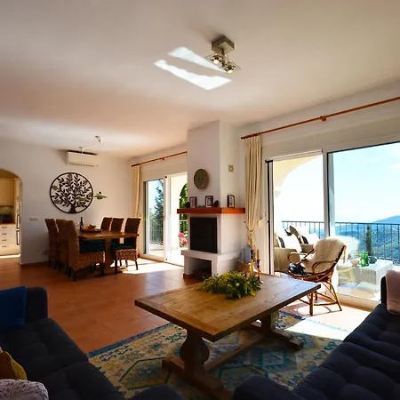 Casa Amarilla, Luxury Country With Pool And Parking Hansonholiday * Фрихилиана