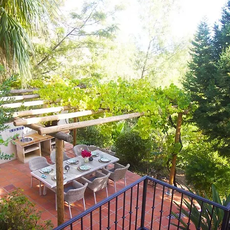 Casa Amarilla, Luxury Country With Pool And Parking Hansonholiday