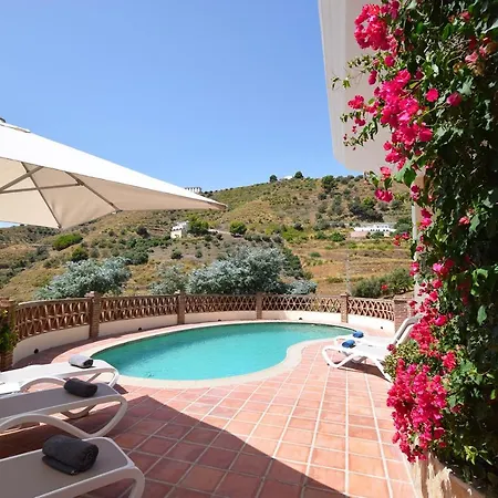 Casa Amarilla, Luxury Country With Pool And Parking Hansonholiday Апартаменты *